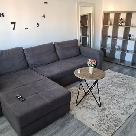 Panoramic View Apartment Petrosani Exterior photo